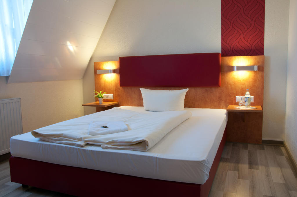 Landhotel Kueffner Pfedelbach Стая снимка