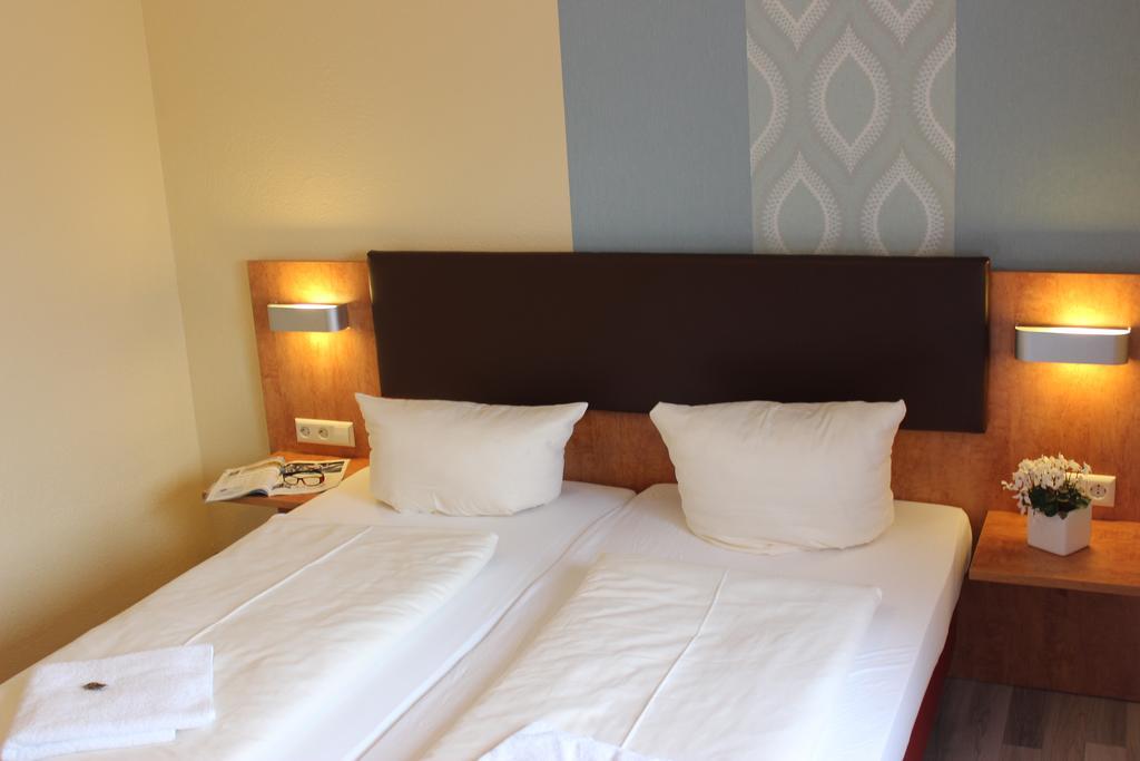 Landhotel Kueffner Pfedelbach Екстериор снимка