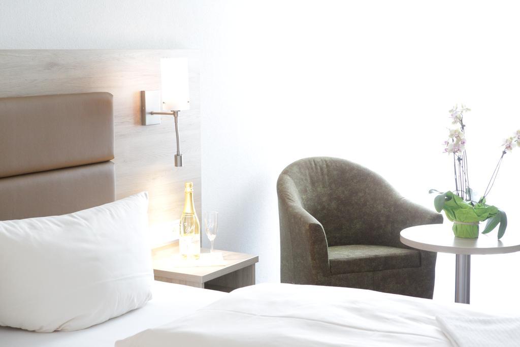 Landhotel Kueffner Pfedelbach Екстериор снимка